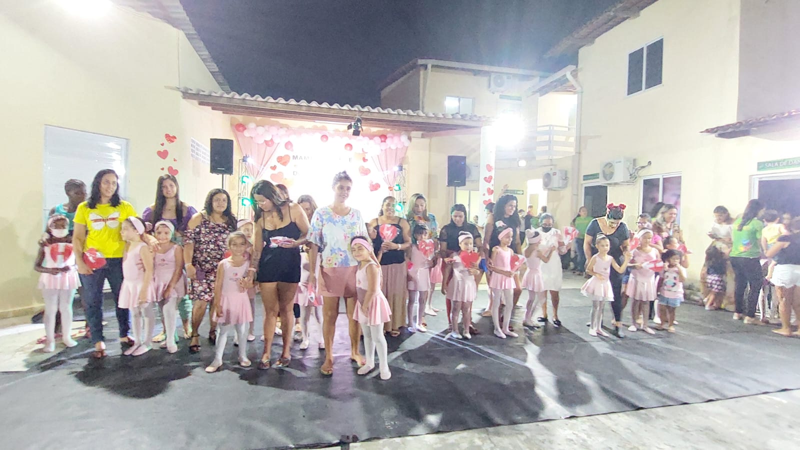 IAC encerra o mês de maio com festa para as mães da comunidade do Antônio Bezerra