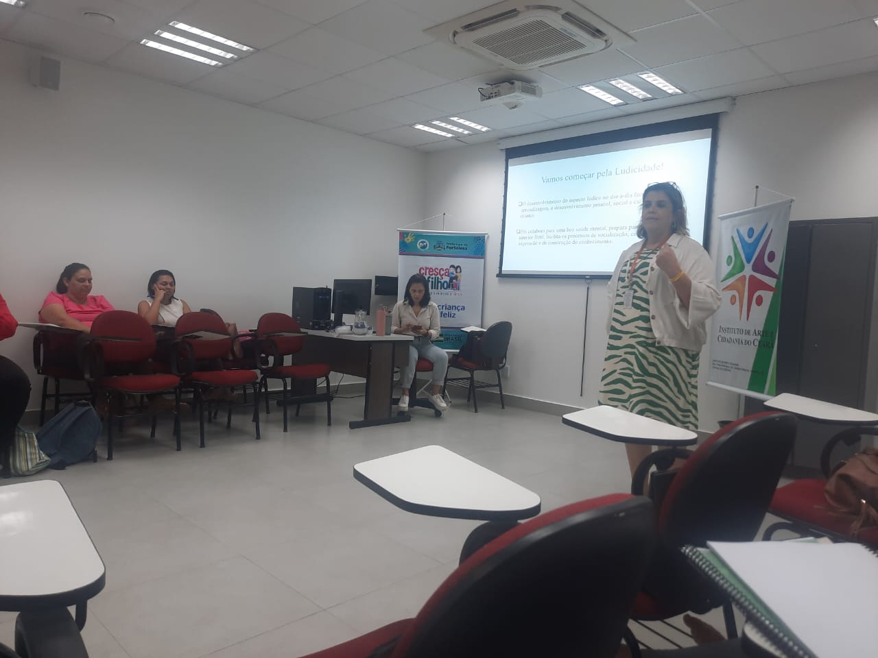 Programa Cresça Com Seu Filho Criança Feliz recebe capacitação