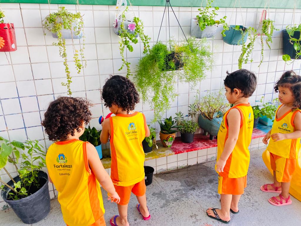 Hortinha Creche Mundo Feliz integra crianças de um a três anos e famílias do bairro Bonsucesso