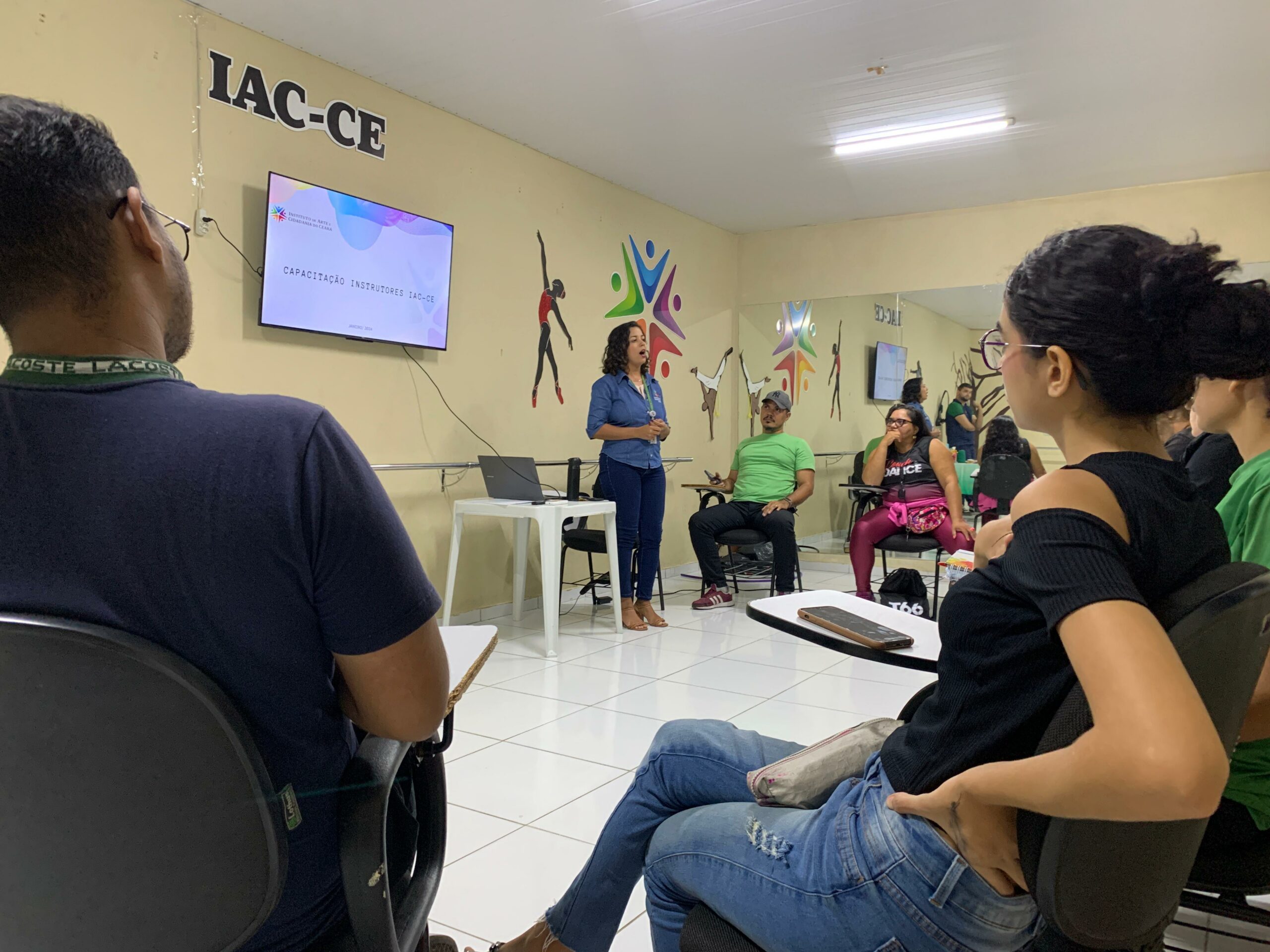 O Instituto de Arte e Cidadania do Ceará – IAC inicia 2024 com treinamento para colaboradores