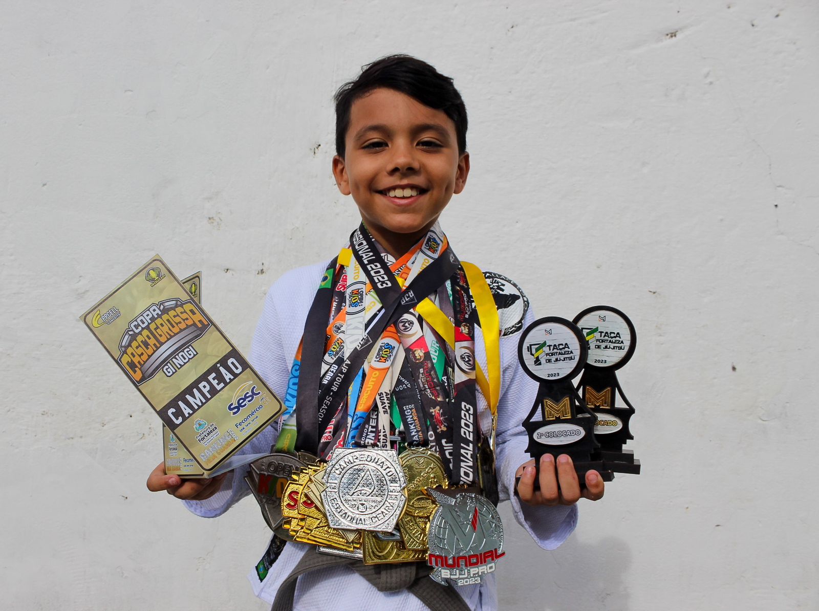 Vaquinha: Jiu-jitsu pode transformar a vida do atleta José Larry, 9 anos, com a ajuda de todos. Participe!